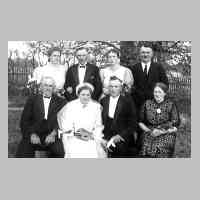 081-0051 Familie Steppat mit dem Brautpaar Gertrud und Richard Dreyer.jpg